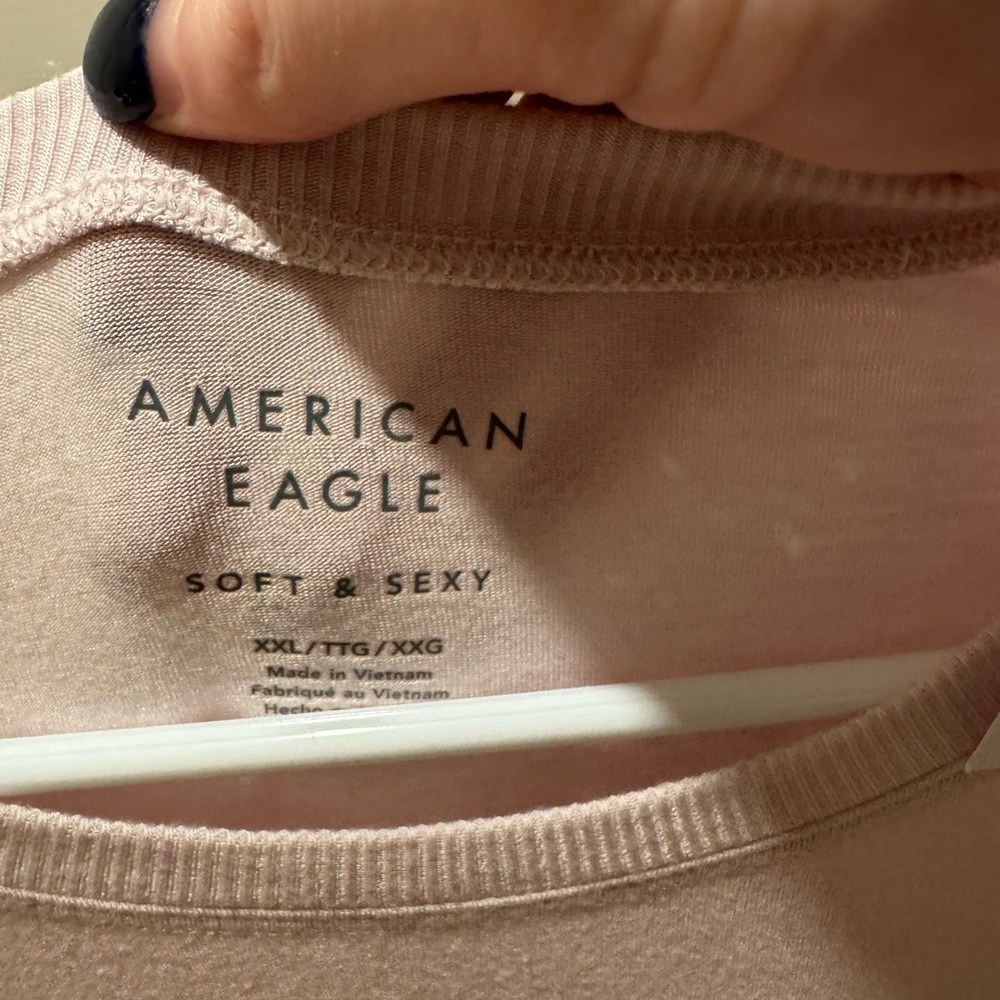 American Eagle Outfitters Soft and Sexy Light Pink Long Sleeve Tee Pocket NWT - Picture 4 of 5